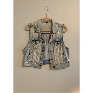 Jean Vest
